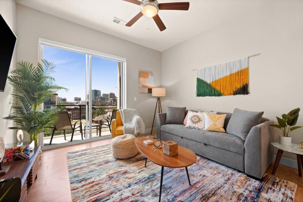 Apartment King Bd - View - Downtown Walking Heaven